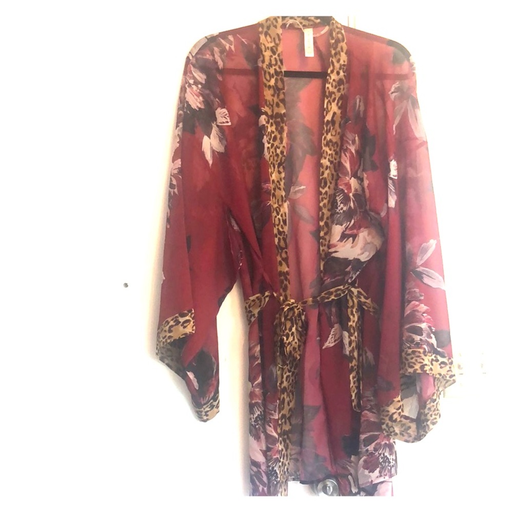 Floral and leopard print kimono